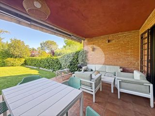 Casa adossada a Carretera del Plantío. Chalet adosado en venta, carretera del plantío, majadahonda, mad