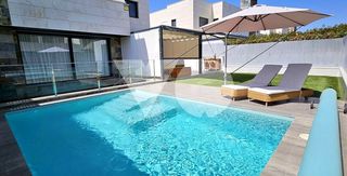 Casa a Villanueva de la Cañada. Chalet independiente en venta, villanueva de la cañada, madrid