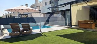 Casa a Villanueva de la Cañada. Chalet independiente en venta, villanueva de la cañada, madrid