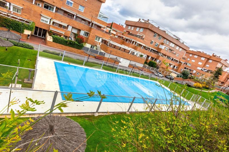 Foto f9188ad1-31b1-4c49-af2d-df53945f03af. Planta baixa amb calefacció aparcament piscina a Boadilla del Monte