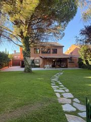 Location Maison à Monte el Pilar. Chalet independiente en alquiler, urbanización pinar del plantio