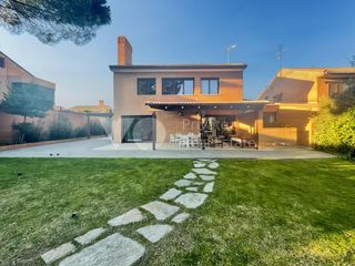 Location Maison à Monte el Pilar. Chalet independiente en alquiler, urbanización pinar del plantio