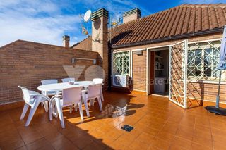 Casa aparellada a Golf-El Carralero. Chalet pareado en venta, golf  carralero, majadahonda, madrid