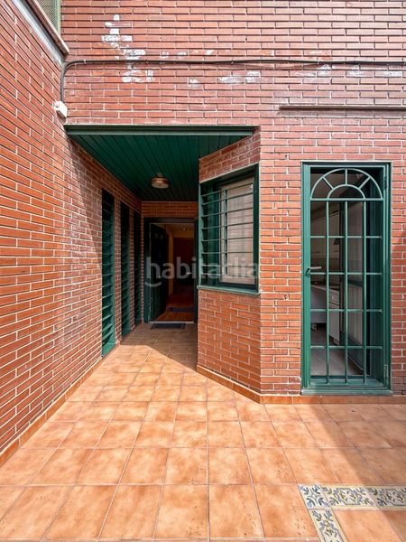 Foto 40943a3f-2e74-4e42-93f0-e039782cd4b9. Casa adossada amb calefacció piscina a Prado de Santo Domingo Alcorcón