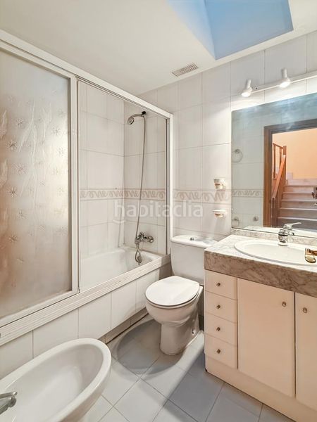 Foto 5137135f-f289-42bd-94a1-bce84417387a. Casa adossada amb calefacció piscina a Prado de Santo Domingo Alcorcón