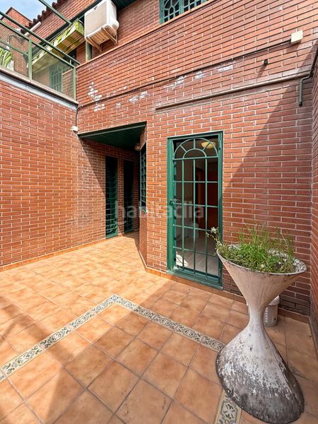 Foto a3d523da-ff48-4ce6-ac49-53bbce006ef3. Casa adossada amb calefacció piscina a Prado de Santo Domingo Alcorcón
