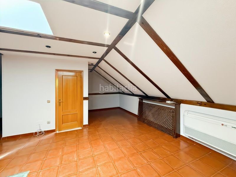 Foto b3d70075-f1fd-40f1-8155-f812047a3b79. Casa adossada amb calefacció piscina a Prado de Santo Domingo Alcorcón