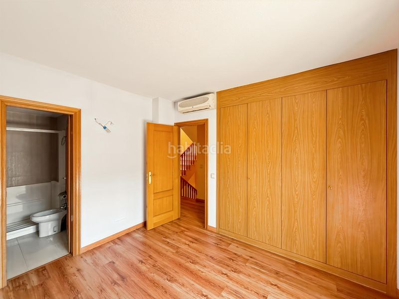 Foto b99451ed-fd78-45c9-a63c-9c11f2ce5e21. Casa adossada amb calefacció piscina a Prado de Santo Domingo Alcorcón