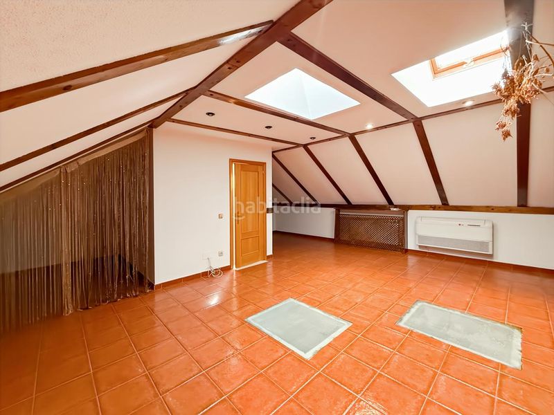 Foto c2b8afe2-c14e-4f91-97b7-70d0c2b060ad. Casa adossada amb calefacció piscina a Prado de Santo Domingo Alcorcón