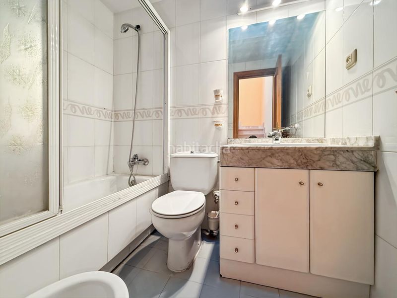 Foto d6cd3edb-c26b-41ef-8ebd-c507e6316c8a. Casa adossada amb calefacció piscina a Prado de Santo Domingo Alcorcón
