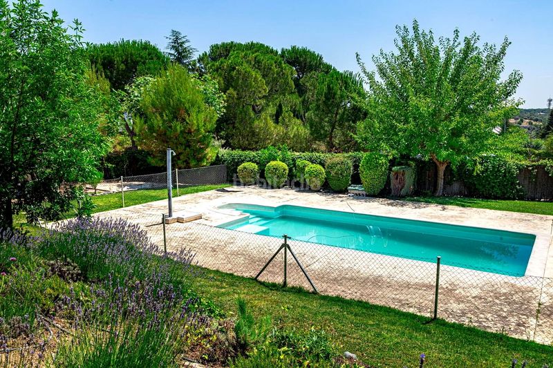 Foto d4ad5aa1-1d32-4901-8104-f8b051d25257. Casa amb calefacció aparcament piscina a El Olivar de Mirabal Boadilla del Monte