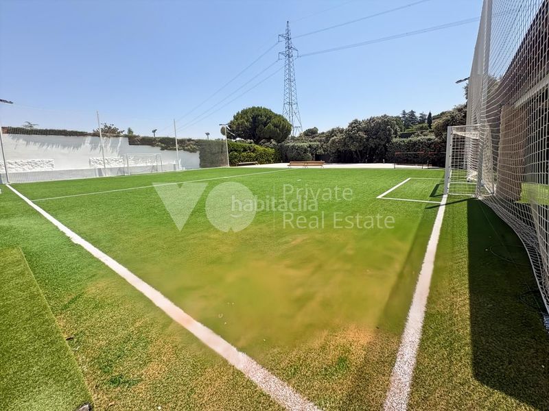 Foto d047d250-9790-4733-b49b-eefb584e9756. Casa amb calefacció aparcament piscina a Parque Boadilla Boadilla del Monte