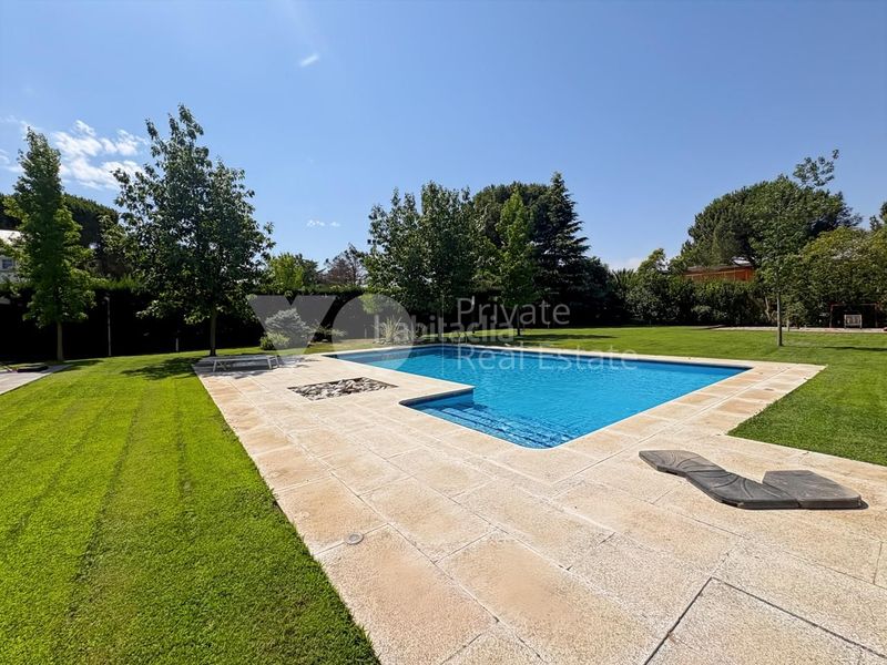 Foto e91228ec-0937-4e87-9c17-d1f16c5708d2. Casa amb calefacció aparcament piscina a Las Lomas Boadilla del Monte