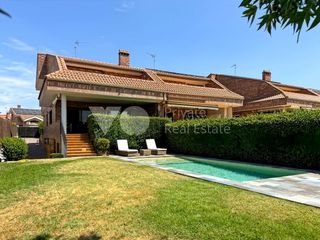 Maison jumelée à Quijorna. Chalet pareado en venta, quijorna, madrid