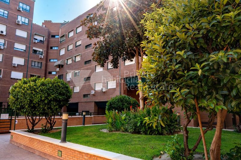 Foto a0c0bf8a-ece3-435a-8841-b9b62334a296. Pis amb calefacció aparcament piscina a Prado de Santo Domingo Alcorcón