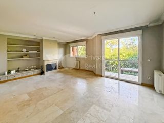 Casa bifamiliare in Las Matas-Peñascales. Chalet adosado en venta en las matas, las rozas, madrid.