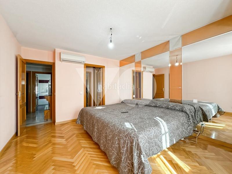 Foto 8bb8407d-cd11-4cfb-86fb-52f0eac78d5c. Casa bifamiliare con riscaldamento parcheggio in Fresnos I y II Torrejón de Ardoz