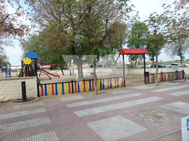 Foto b018dddf-030b-4bcd-8def-8949758b2104. Casa bifamiliare con riscaldamento parcheggio in Fresnos I y II Torrejón de Ardoz