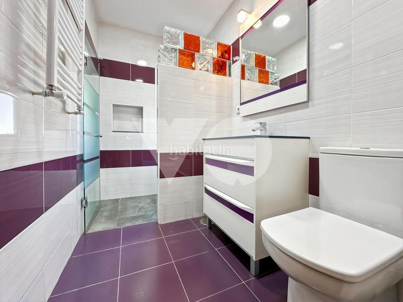 Foto ceda5f3f-fdab-4866-9122-940d7e626831. Casa bifamiliare con riscaldamento parcheggio in Fresnos I y II Torrejón de Ardoz