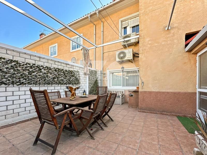 Foto e49e849f-31c5-4066-81f8-9712647c9991. Casa bifamiliare con riscaldamento parcheggio in Fresnos I y II Torrejón de Ardoz