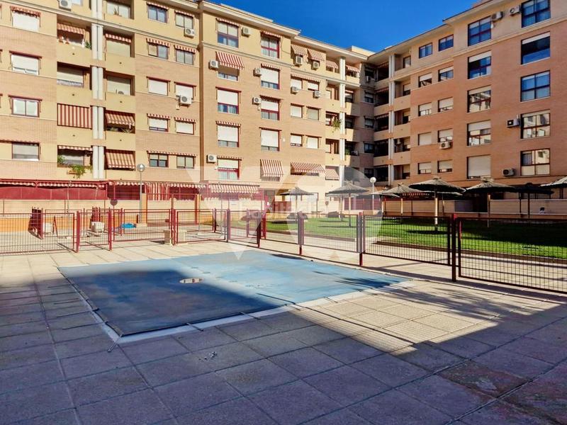 Foto 60d49a1c-4e88-4ff3-a2ba-df2e74301380. Piano terra con riscaldamento parcheggio piscina in Torrejón de Ardoz