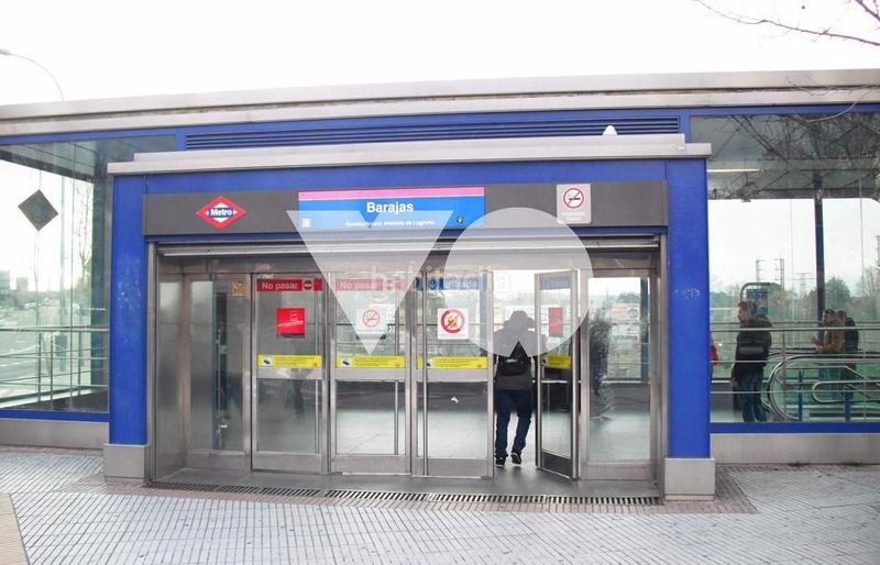 Foto 3b2a3794-3d85-453b-93fc-d939cefd3d68. Local commercial dans Casco Histórico de Barajas Madrid