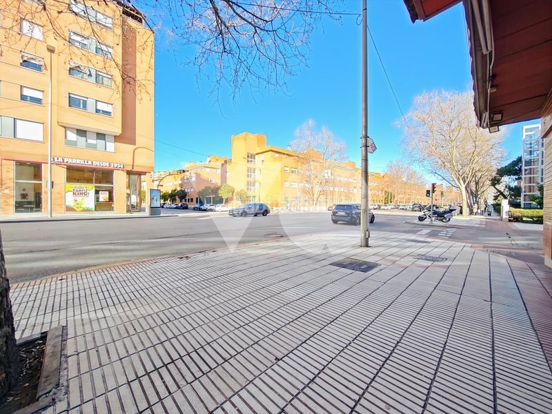 Foto bda7d1c2-adfb-44a0-bcc7-2a9157ba24a8. Local comercial a Casco Histórico de Barajas Madrid