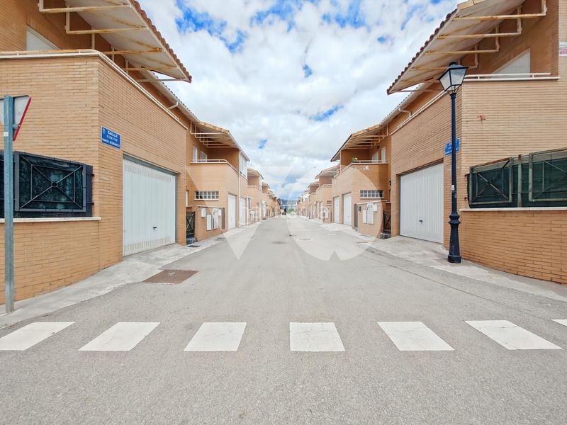 Foto b1d7b4dc-d916-4bb4-9b87-e52b3abd7c90. Casa adossada amb calefacció aparcament a Torija