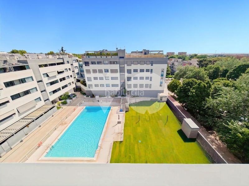 Foto 000d264b-f591-47e3-8a54-3ee9fe8d7bfc. Duplex avec chauffage parking piscine dans Alameda de Osuna Madrid