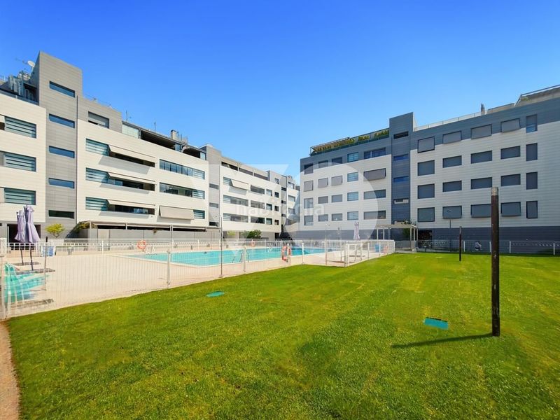 Foto 18a212d1-43f1-4b2e-9955-64ff267e2a3a. Duplex avec chauffage parking piscine dans Alameda de Osuna Madrid