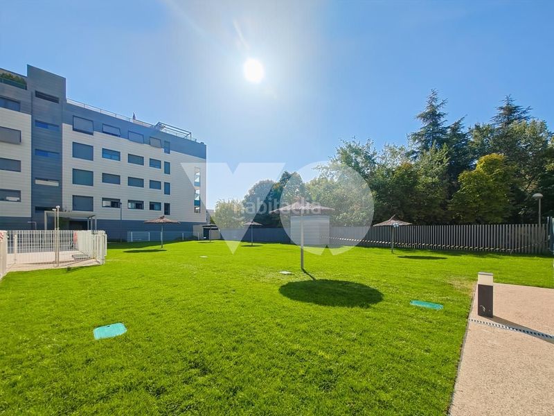 Foto d67ef8d4-384d-40d1-9620-d05133331528. Dúplex amb calefacció aparcament piscina a Alameda de Osuna Madrid