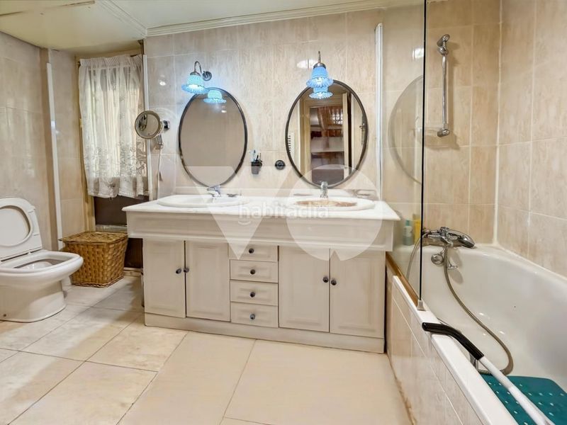 Foto a9888366-2883-4993-9b96-d3542e3475b6. Casa amb calefacció aparcament piscina a Alameda de Osuna Madrid