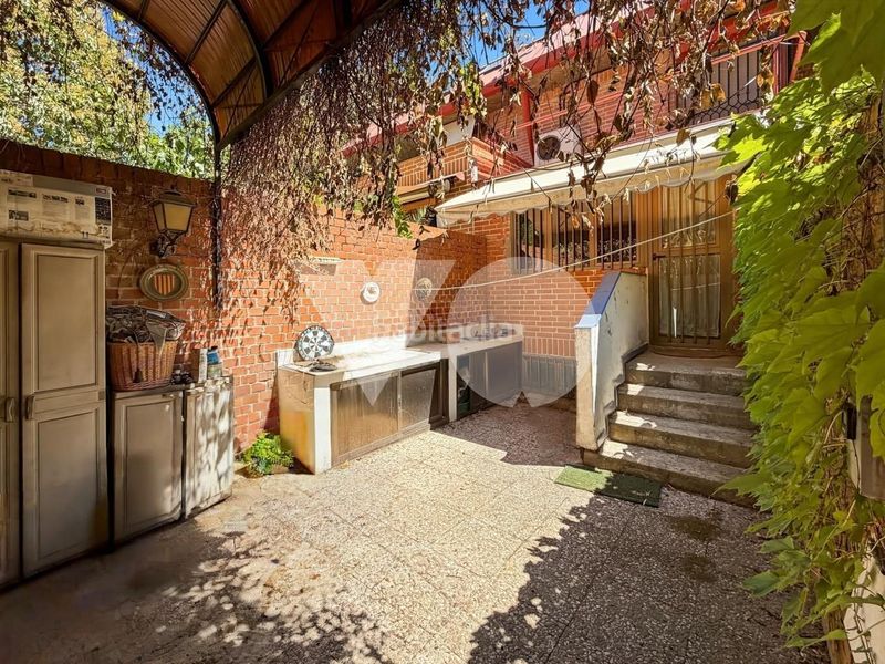 Foto af7632e4-2a77-42fc-a48d-e0a7a0def3fd. Casa amb calefacció aparcament piscina a Alameda de Osuna Madrid