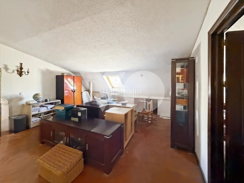 Foto c3148363-50a2-4e41-9722-e70fae27ef7b. Casa amb calefacció aparcament piscina a Alameda de Osuna Madrid