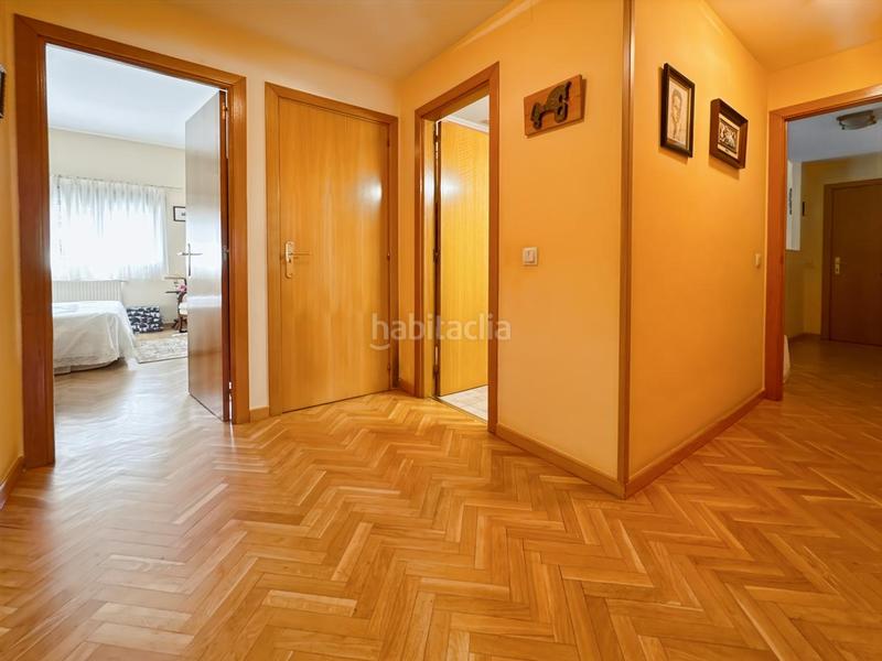 Foto 3634521c-c74b-454a-a86a-d318ca454f3a. Flat with heating parking in Valdebernardo-Valderribas Madrid