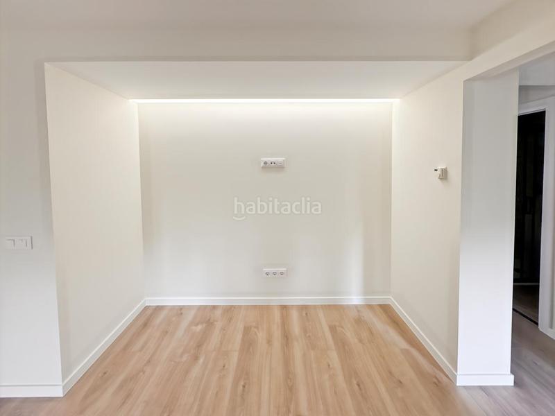 Foto 03759d9b-2538-48ad-a60d-23f9c16e9d25. Piso en Vinateros Madrid