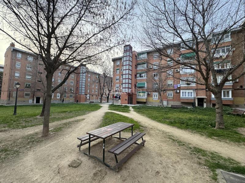 Foto 2d8b87a0-4382-4507-8ac2-c141bd7572e7. Piso en Vinateros Madrid