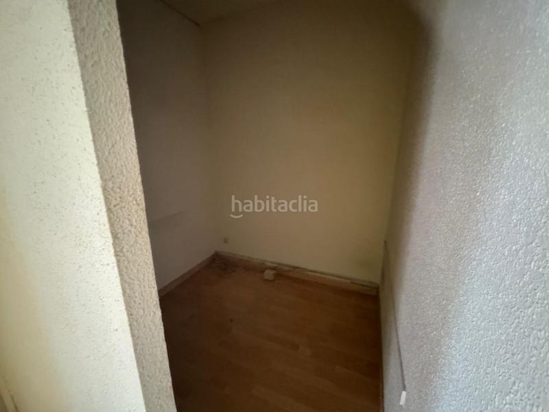 Foto ee23fbdf-9edf-49af-ae47-906d8d9393e6. Local comercial a Pavones Madrid