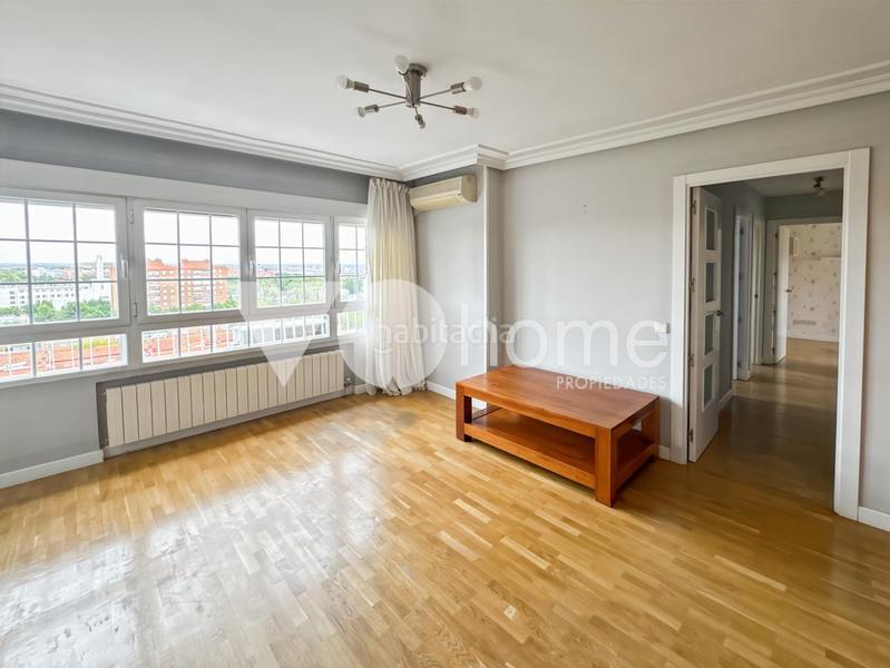 Foto 2ec69bd3-f493-4108-95ea-27f01e6065d2. Etagenwohnung mit heizung in Pavones Madrid