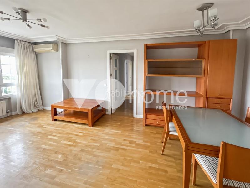 Foto 449a5d5f-7c4f-4fa0-bba8-867192b5e659. Etagenwohnung mit heizung in Pavones Madrid