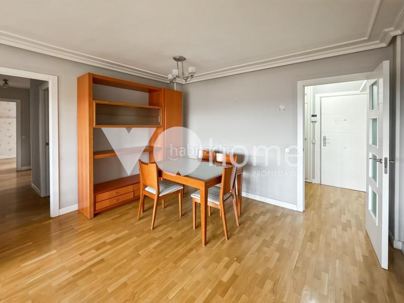 Foto 1fd8960d-5b54-4a9b-af0e-eef28b2f6668. Piso en Pavones Madrid