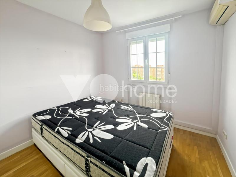 Foto 82975c92-58f9-4436-beab-b67897b62742. Piso en Pavones Madrid