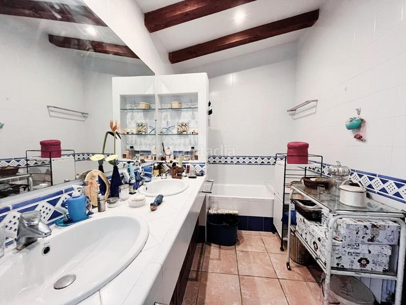 Foto bbcf7518-7aab-48ff-af20-cd298d11524b. Casa amb calefacció aparcament a Torrelaguna