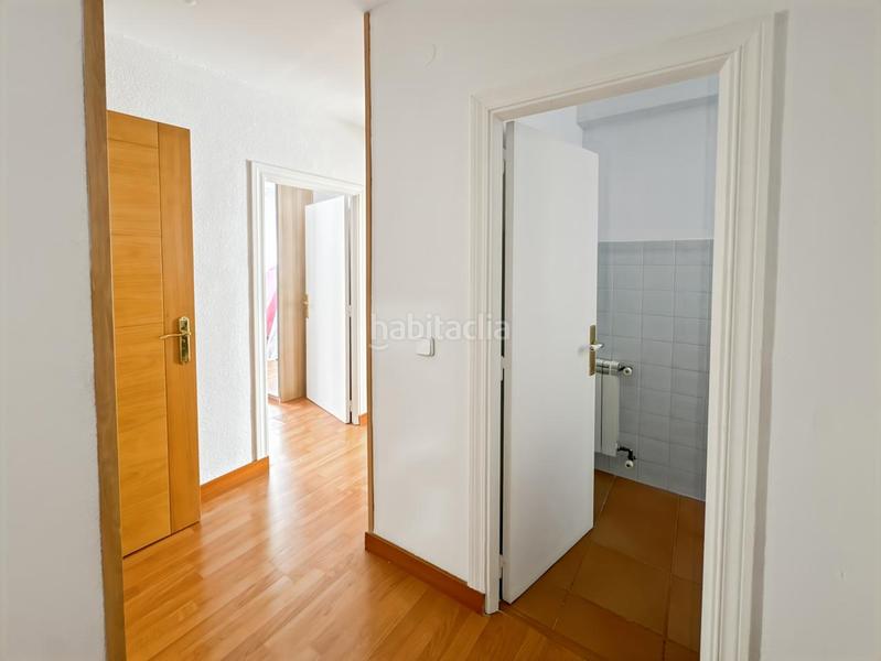 Foto 2fc72b3c-4297-45b3-b65d-6e46ff969351. Piso en Marroquina Madrid