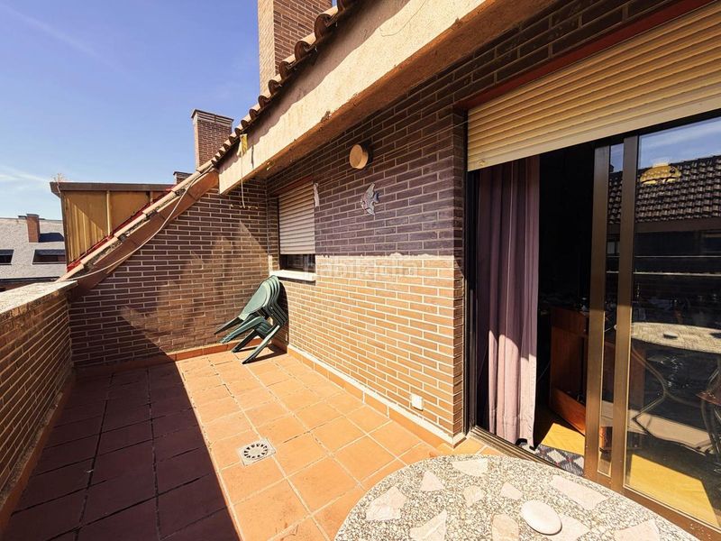 Foto 00ca923b-1bb1-4b01-bf9e-d8174959d2cb. Casa adossada amb aparcament piscina a Sector 3 Getafe