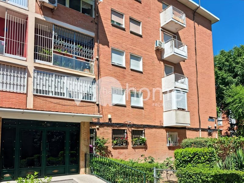 Foto aba0a80d-57dd-4b56-8de0-deef8437d0da. Planta baixa amb calefacció a Vinateros Madrid