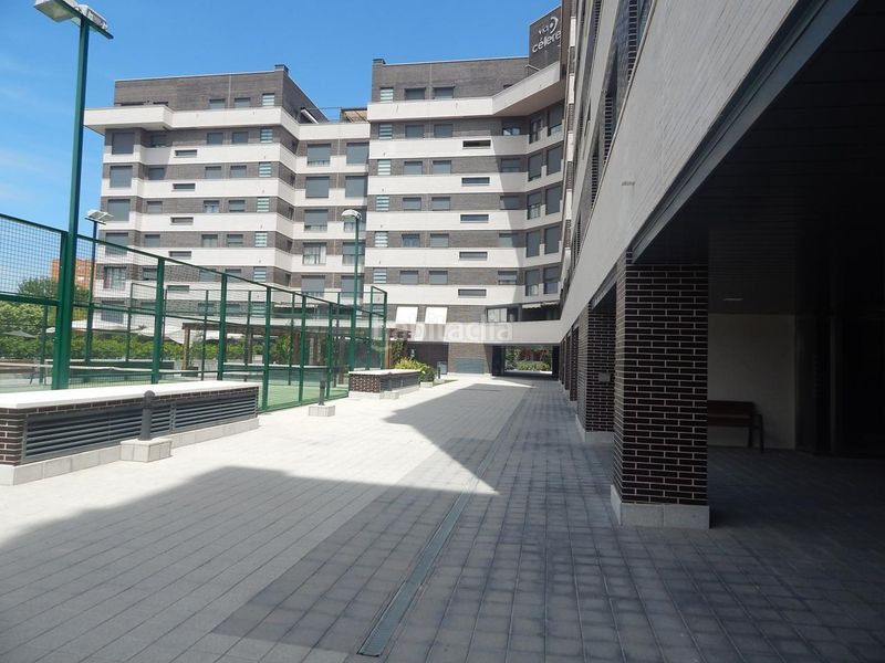Foto f97c3e25-ba78-40ea-a4a8-df47fef548e3. Pis amb calefacció aparcament piscina a Santa Eugenia Madrid