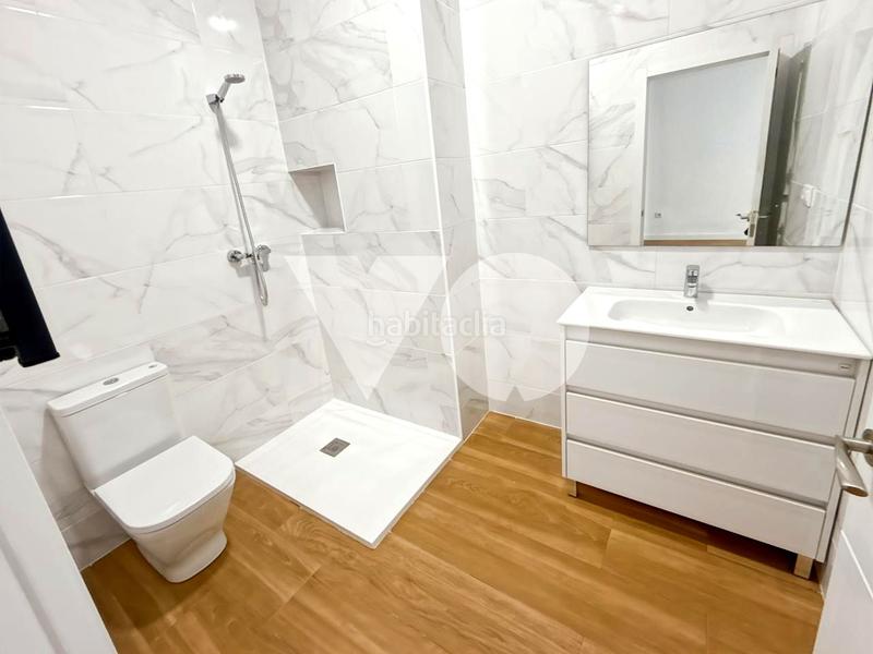 Foto fad93a4b-9262-4f0d-8426-39a7c3b33dc1. Dúplex  en venta, Pueblo Nuevo, ciudad lineal, en Madrid