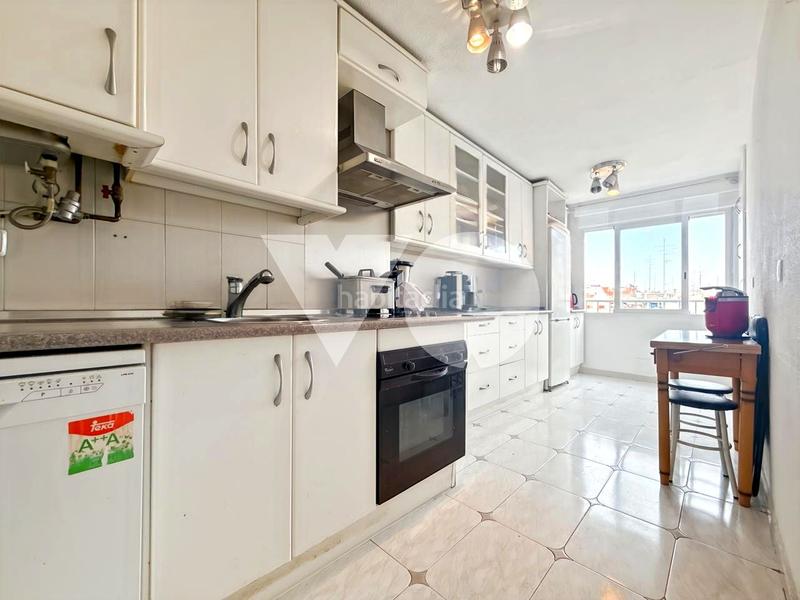 Foto c127e8ad-b8bb-444b-b55d-3653c7442bff. Dúplex  en venta, Quintana, ciudad lineal, en Madrid