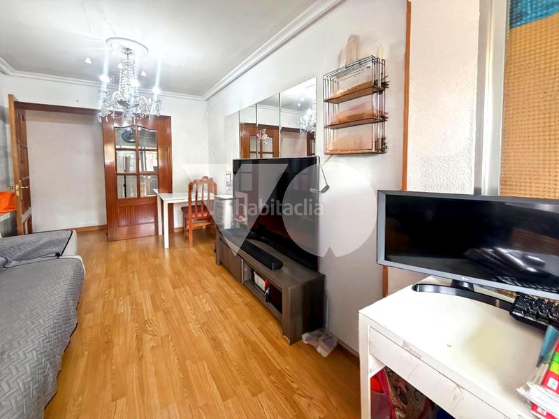 Foto 93a2109b-0ed7-4c2e-af48-ea09a8620962. Piso  en venta en Pueblo Nuevo, ciudad lineal, en Madrid